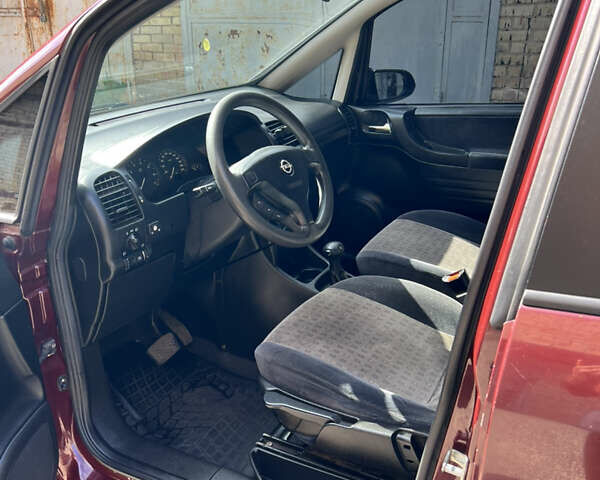 Красный Опель Зафира, объемом двигателя 1.8 л и пробегом 189 тыс. км за 3500 $, фото 11 на Automoto.ua