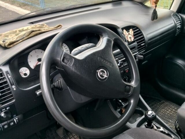 Красный Опель Зафира, объемом двигателя 0 л и пробегом 300 тыс. км за 2200 $, фото 5 на Automoto.ua