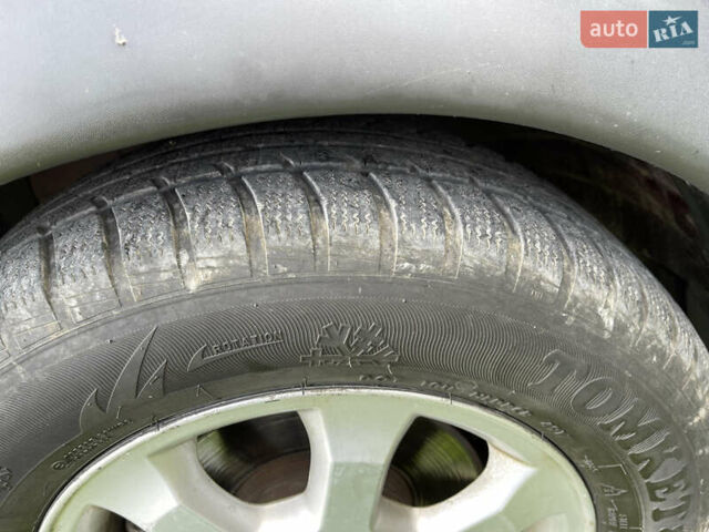 Красный Опель Зафира, объемом двигателя 2.2 л и пробегом 303 тыс. км за 4300 $, фото 12 на Automoto.ua