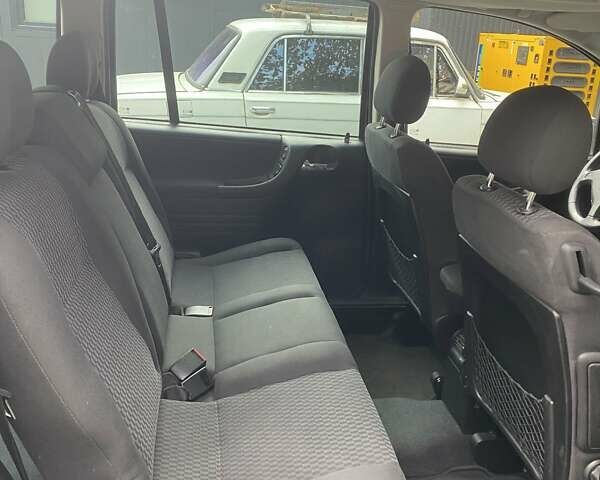 Красный Опель Зафира, объемом двигателя 2.2 л и пробегом 270 тыс. км за 4750 $, фото 4 на Automoto.ua