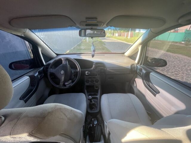 Красный Опель Зафира, объемом двигателя 2.2 л и пробегом 280 тыс. км за 2650 $, фото 5 на Automoto.ua