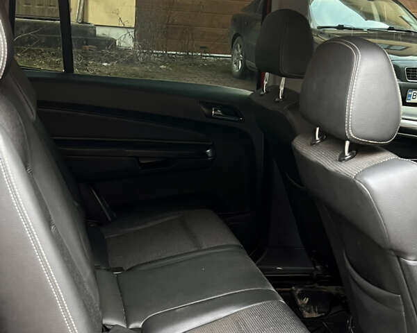 Красный Опель Зафира, объемом двигателя 1.91 л и пробегом 280 тыс. км за 3950 $, фото 7 на Automoto.ua