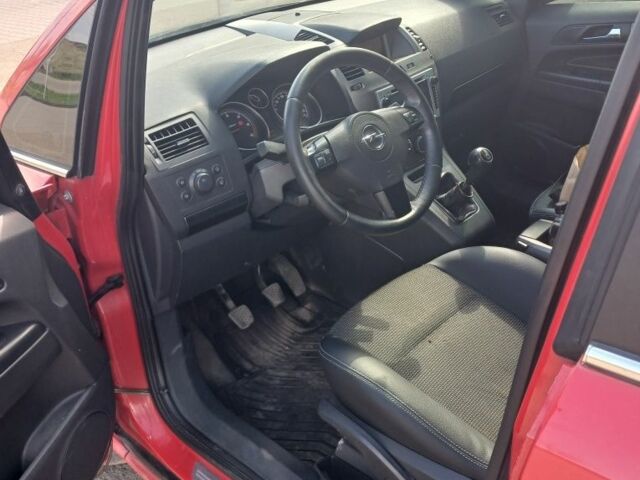 Красный Опель Зафира, объемом двигателя 1.9 л и пробегом 287 тыс. км за 3700 $, фото 7 на Automoto.ua