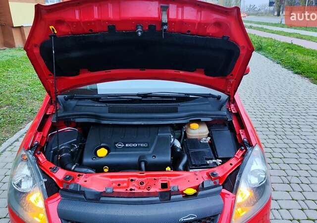 Красный Опель Зафира, объемом двигателя 1.9 л и пробегом 375 тыс. км за 4900 $, фото 11 на Automoto.ua