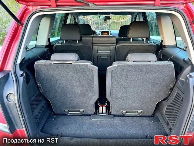 Красный Опель Зафира, объемом двигателя 18 л и пробегом 224 тыс. км за 7550 $, фото 8 на Automoto.ua