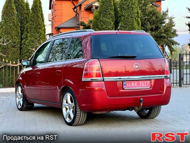 Красный Опель Зафира, объемом двигателя 18 л и пробегом 224 тыс. км за 7550 $, фото 3 на Automoto.ua