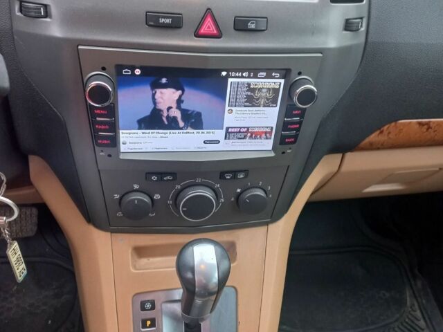 Красный Опель Зафира, объемом двигателя 1.9 л и пробегом 330 тыс. км за 5900 $, фото 5 на Automoto.ua