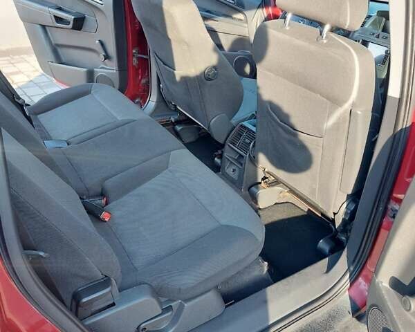 Красный Опель Зафира, объемом двигателя 1.6 л и пробегом 273 тыс. км за 5600 $, фото 11 на Automoto.ua