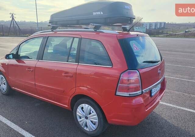 Красный Опель Зафира, объемом двигателя 1.9 л и пробегом 375 тыс. км за 4900 $, фото 4 на Automoto.ua