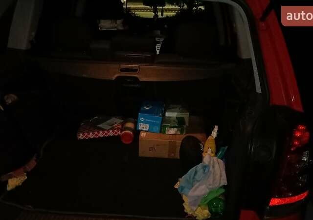 Красный Опель Зафира, объемом двигателя 1.6 л и пробегом 184 тыс. км за 6000 $, фото 8 на Automoto.ua