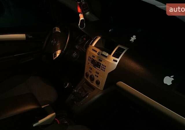 Красный Опель Зафира, объемом двигателя 1.6 л и пробегом 184 тыс. км за 6000 $, фото 1 на Automoto.ua