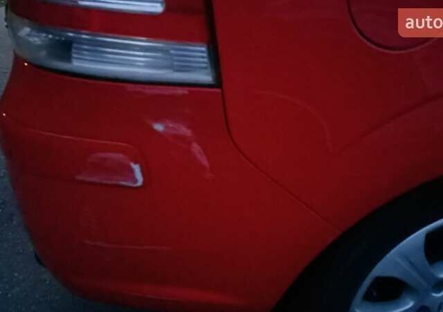 Красный Опель Зафира, объемом двигателя 1.6 л и пробегом 184 тыс. км за 6000 $, фото 6 на Automoto.ua