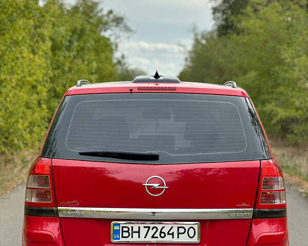 Красный Опель Зафира, объемом двигателя 1.7 л и пробегом 310 тыс. км за 7800 $, фото 1 на Automoto.ua