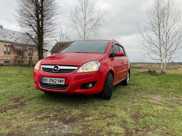 Красный Опель Зафира, объемом двигателя 1.7 л и пробегом 256 тыс. км за 6000 $, фото 3 на Automoto.ua