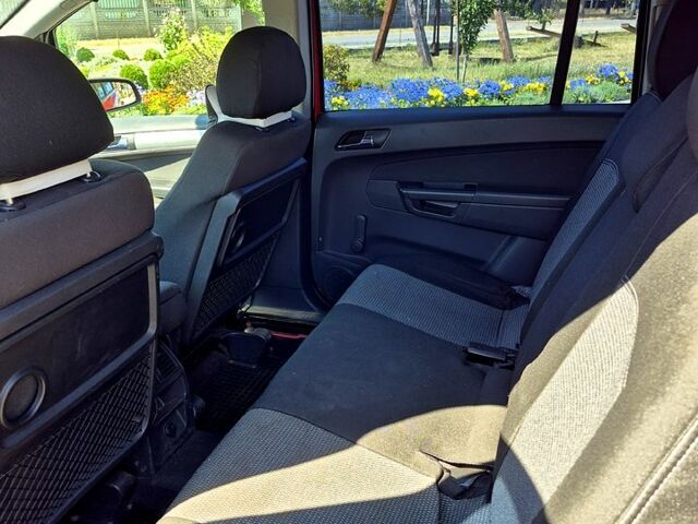 Червоний Опель Зафіра, об'ємом двигуна 1.9 л та пробігом 390 тис. км за 4700 $, фото 9 на Automoto.ua