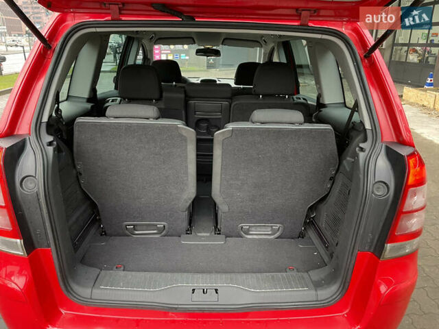 Червоний Опель Зафіра, об'ємом двигуна 1.6 л та пробігом 220 тис. км за 6500 $, фото 9 на Automoto.ua