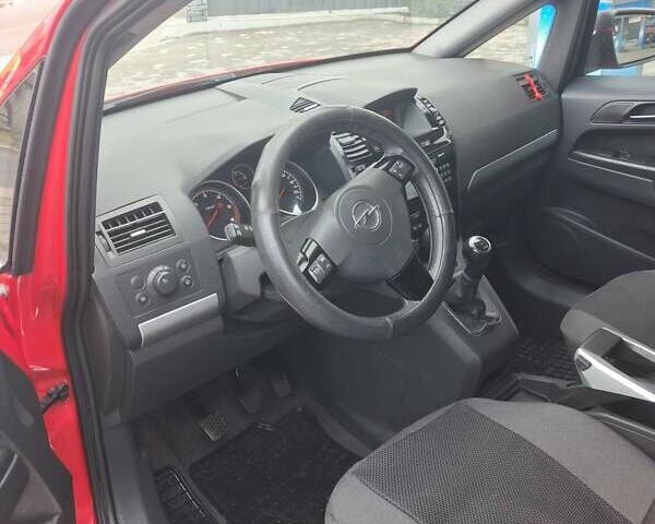 Красный Опель Зафира, объемом двигателя 1.69 л и пробегом 270 тыс. км за 6700 $, фото 16 на Automoto.ua