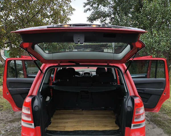 Опель Зафіра 2011 у Києві на Automoto.ua Червоний Опель Зафіра, об'ємом двигуна 1.69 л та пробігом 184 тис. км за 7600 $, фото 5 на Automoto.ua