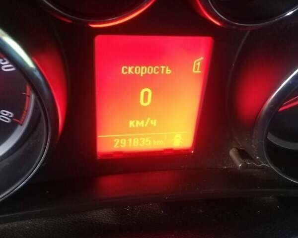 Червоний Опель Зафіра, об'ємом двигуна 2 л та пробігом 291 тис. км за 7999 $, фото 12 на Automoto.ua