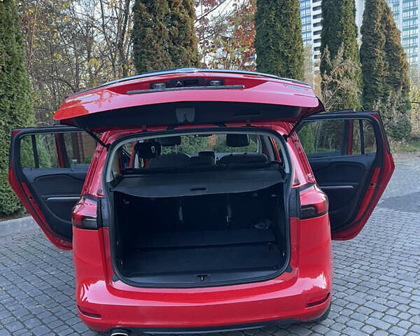 Красный Опель Зафира, объемом двигателя 1.6 л и пробегом 146 тыс. км за 10699 $, фото 15 на Automoto.ua