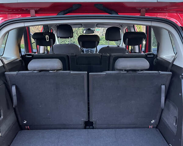 Красный Опель Зафира, объемом двигателя 1.6 л и пробегом 146 тыс. км за 10699 $, фото 36 на Automoto.ua