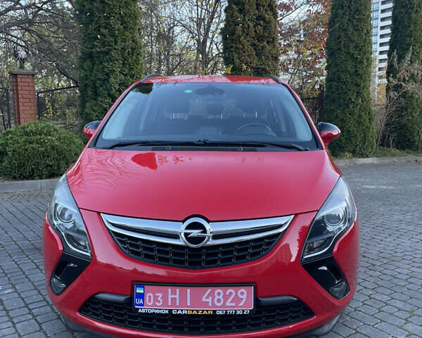 Красный Опель Зафира, объемом двигателя 1.6 л и пробегом 146 тыс. км за 10699 $, фото 4 на Automoto.ua