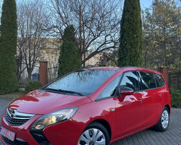 Красный Опель Зафира, объемом двигателя 1.6 л и пробегом 146 тыс. км за 10699 $, фото 1 на Automoto.ua