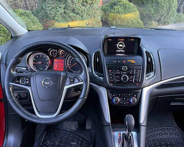 Красный Опель Зафира, объемом двигателя 1.6 л и пробегом 146 тыс. км за 10699 $, фото 22 на Automoto.ua