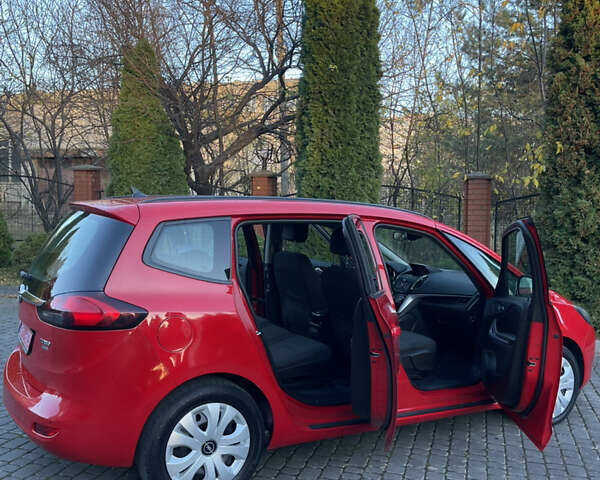 Красный Опель Зафира, объемом двигателя 1.6 л и пробегом 146 тыс. км за 10699 $, фото 17 на Automoto.ua