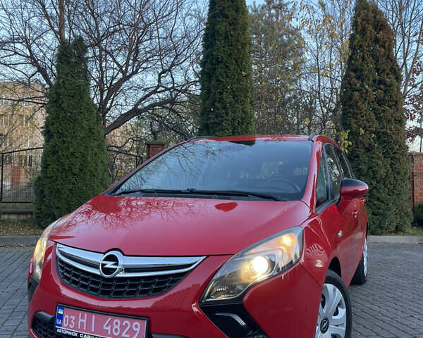 Красный Опель Зафира, объемом двигателя 1.6 л и пробегом 146 тыс. км за 10699 $, фото 2 на Automoto.ua