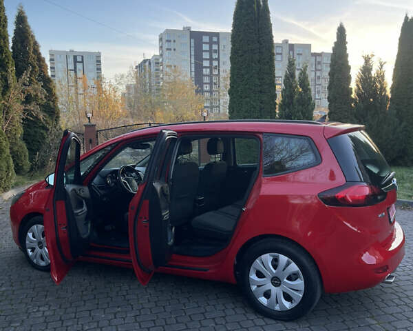 Красный Опель Зафира, объемом двигателя 1.6 л и пробегом 146 тыс. км за 10699 $, фото 16 на Automoto.ua