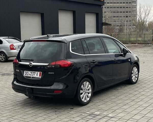 Красный Опель Зафира, объемом двигателя 0 л и пробегом 203 тыс. км за 10300 $, фото 4 на Automoto.ua