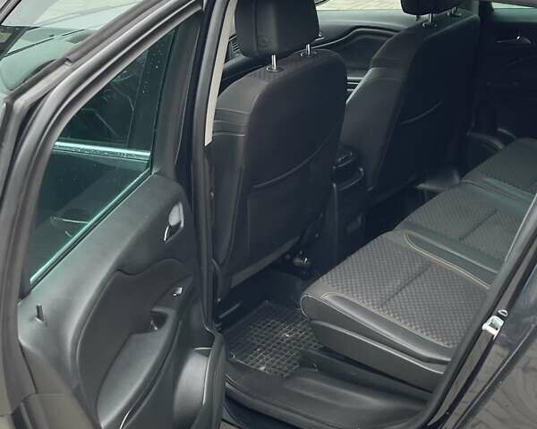 Красный Опель Зафира, объемом двигателя 0 л и пробегом 203 тыс. км за 10300 $, фото 9 на Automoto.ua