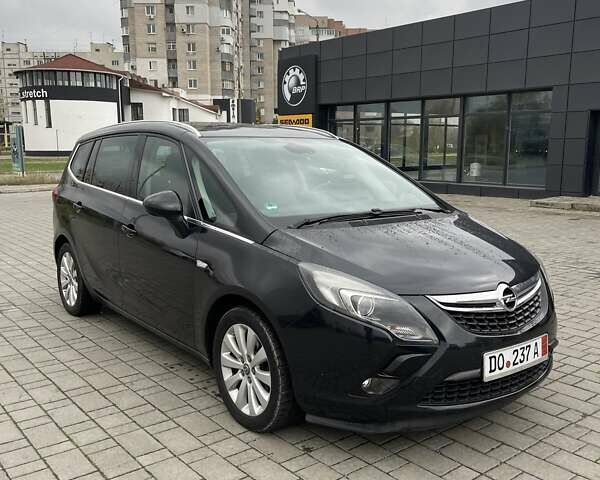 Красный Опель Зафира, объемом двигателя 0 л и пробегом 203 тыс. км за 10300 $, фото 1 на Automoto.ua