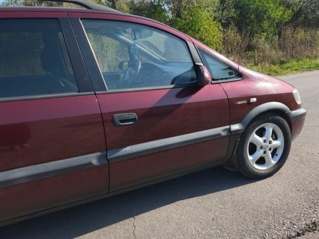 Красный Опель Зафира, объемом двигателя 2.2 л и пробегом 220 тыс. км за 2000 $, фото 14 на Automoto.ua