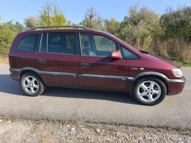 Красный Опель Зафира, объемом двигателя 2.2 л и пробегом 220 тыс. км за 2000 $, фото 15 на Automoto.ua