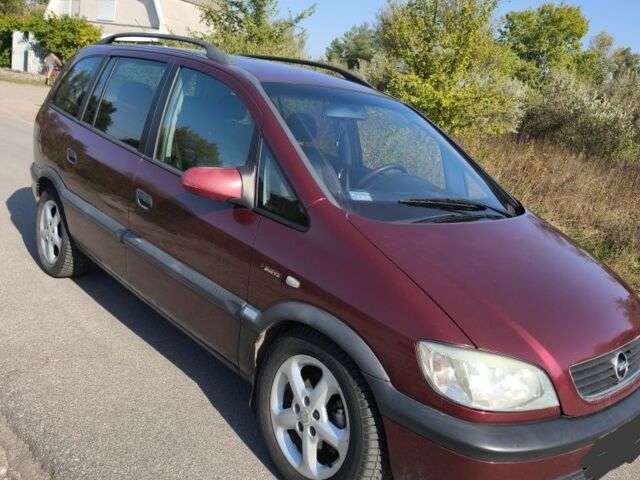 Красный Опель Зафира, объемом двигателя 2.2 л и пробегом 220 тыс. км за 2000 $, фото 18 на Automoto.ua