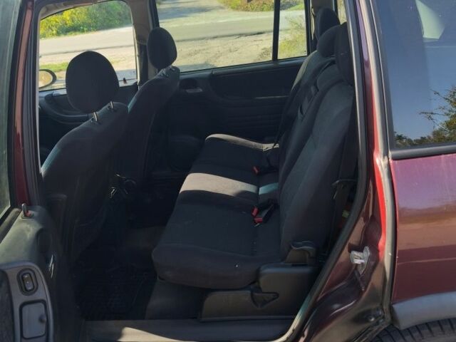 Красный Опель Зафира, объемом двигателя 2.2 л и пробегом 220 тыс. км за 2000 $, фото 5 на Automoto.ua