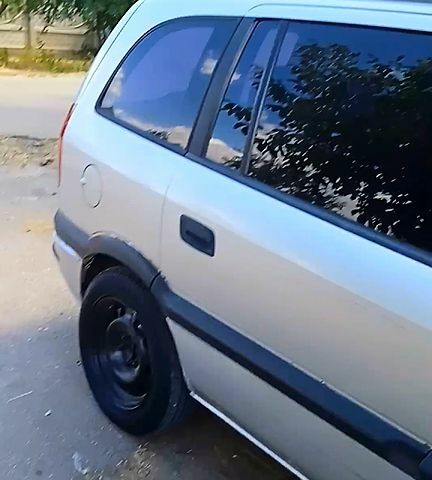 Опель Зафира, объемом двигателя 2 л и пробегом 350 тыс. км за 1200 $, фото 5 на Automoto.ua