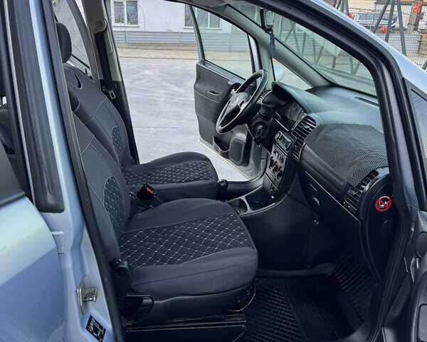 Опель Зафира, объемом двигателя 2 л и пробегом 240 тыс. км за 3450 $, фото 24 на Automoto.ua