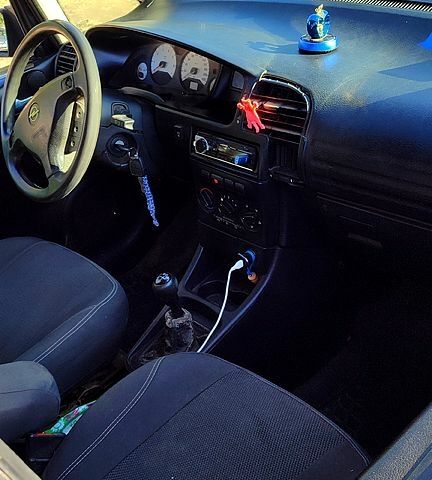 Опель Зафира, объемом двигателя 1.6 л и пробегом 100 тыс. км за 1150 $, фото 1 на Automoto.ua