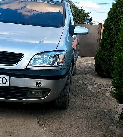 Опель Зафира, объемом двигателя 2 л и пробегом 0 тыс. км за 3200 $, фото 2 на Automoto.ua