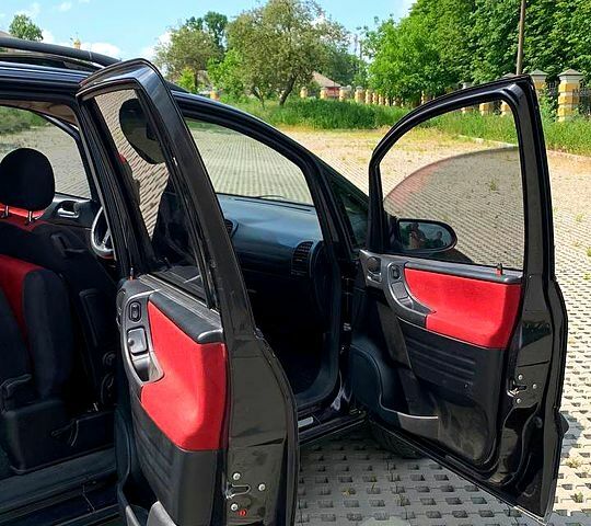 Опель Зафіра, об'ємом двигуна 2 л та пробігом 300 тис. км за 3800 $, фото 3 на Automoto.ua