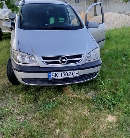Опель Зафира, объемом двигателя 2 л и пробегом 300 тыс. км за 3500 $, фото 4 на Automoto.ua