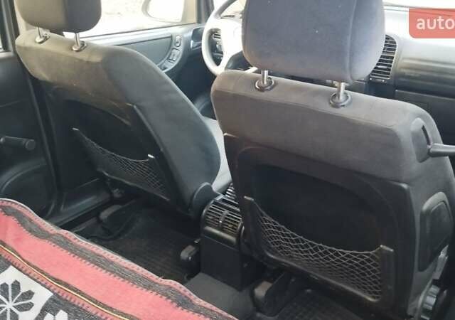 Опель Зафира, объемом двигателя 1.6 л и пробегом 275 тыс. км за 1893 $, фото 4 на Automoto.ua