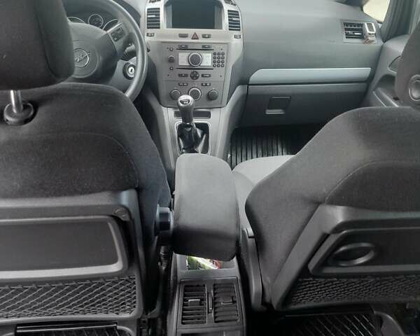 Опель Зафира 2005 в Бориславе на Automoto.ua Опель Зафира, объемом двигателя 1.9 л и пробегом 230 тыс. км за 5300 $, фото 6 на Automoto.ua