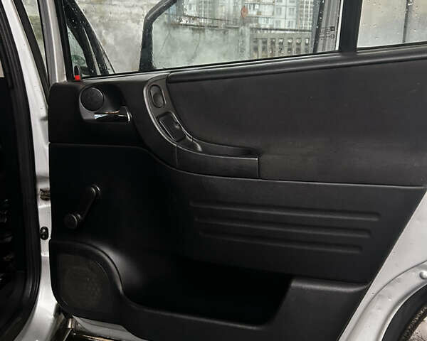 Опель Зафира, объемом двигателя 2.2 л и пробегом 460 тыс. км за 4200 $, фото 6 на Automoto.ua