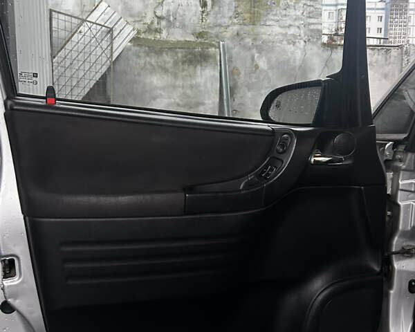 Опель Зафира, объемом двигателя 2.2 л и пробегом 460 тыс. км за 4200 $, фото 3 на Automoto.ua