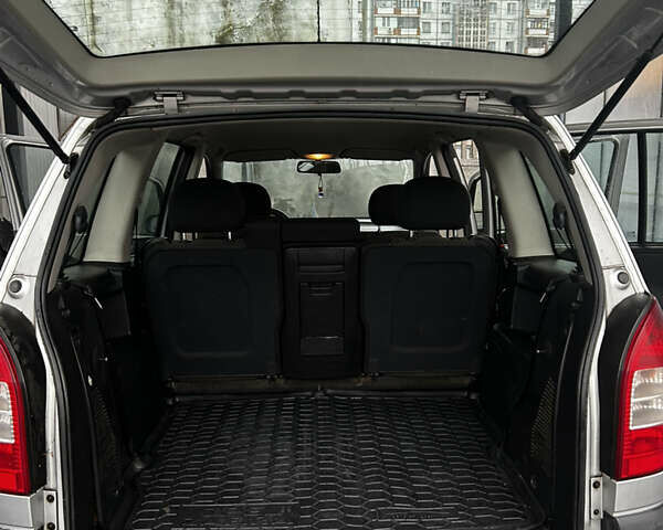 Опель Зафира, объемом двигателя 2.2 л и пробегом 460 тыс. км за 4200 $, фото 10 на Automoto.ua