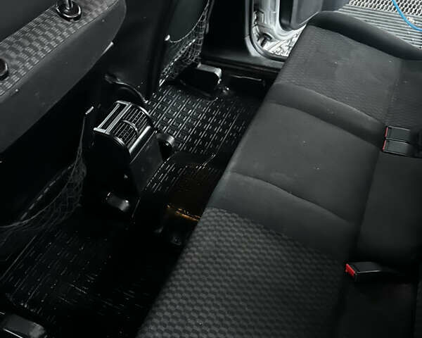 Опель Зафира, объемом двигателя 2.2 л и пробегом 460 тыс. км за 4200 $, фото 8 на Automoto.ua